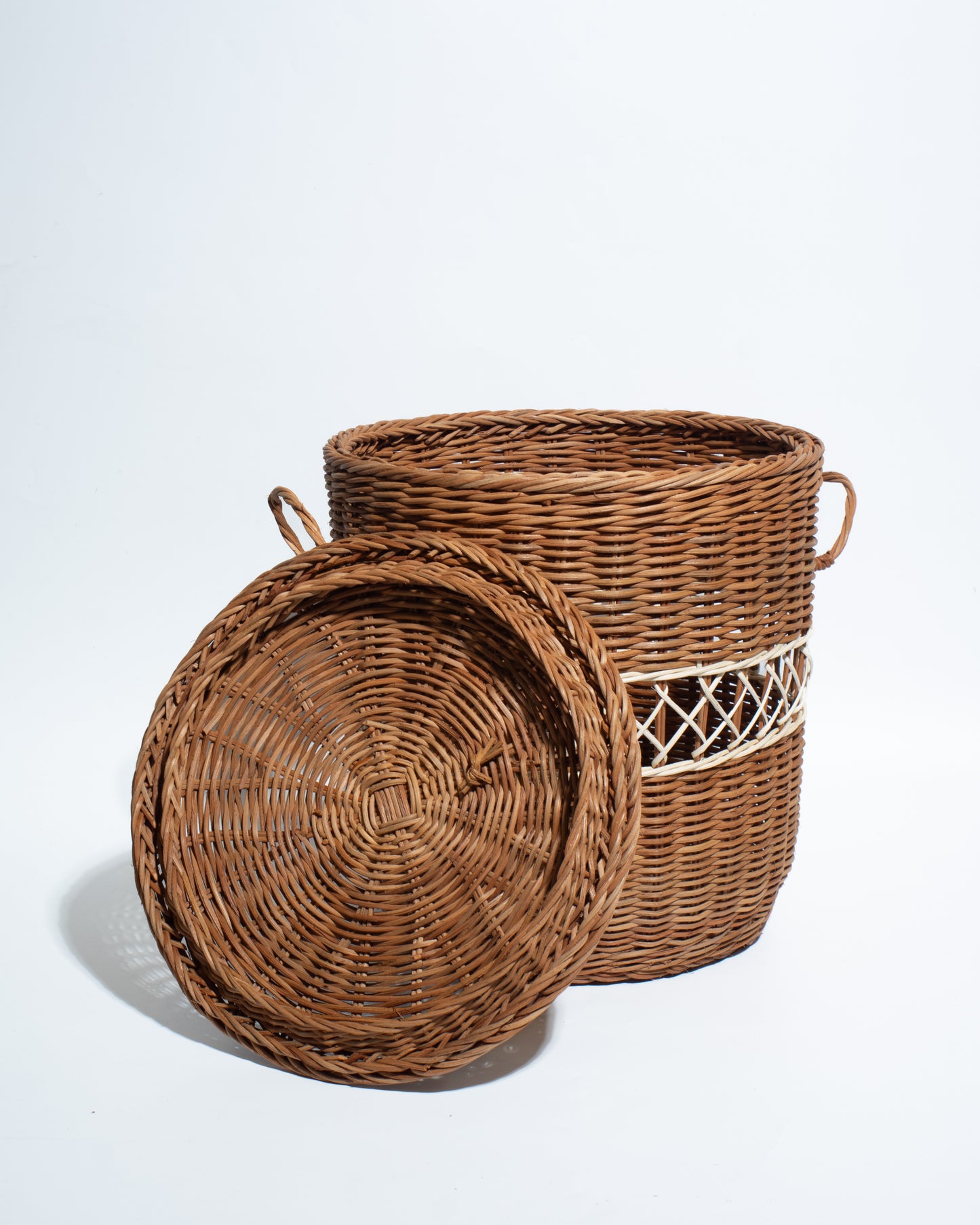 Handwoven Rattan Storage Basket with Lid – Natural Wicker Organizer with Handles