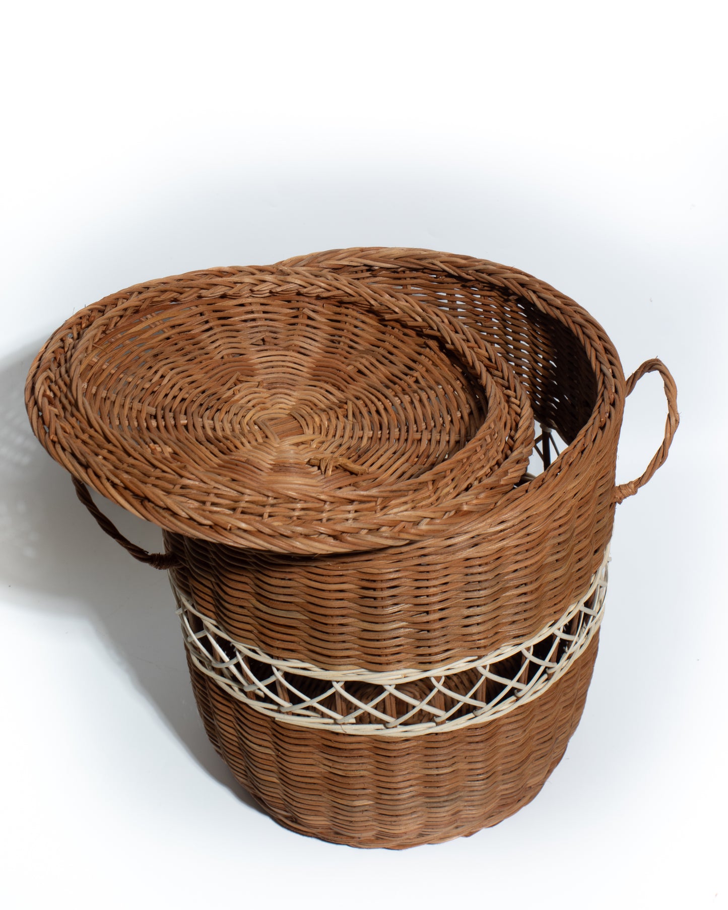 Handwoven Rattan Storage Basket with Lid – Natural Wicker Organizer with Handles