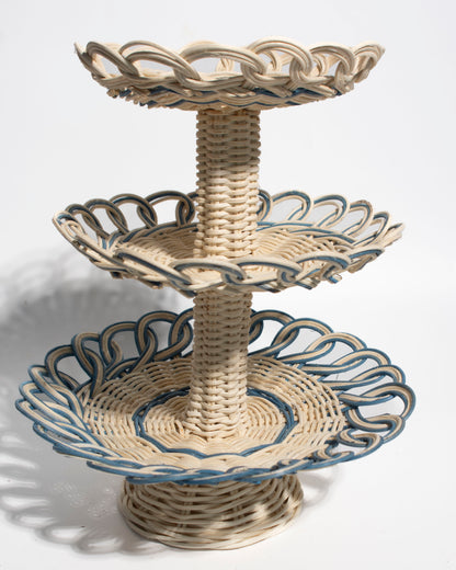 Handwoven rattan basket – Elegant Design for holding fruits, snacks, keys, small items, or as a stylish centerpiece.