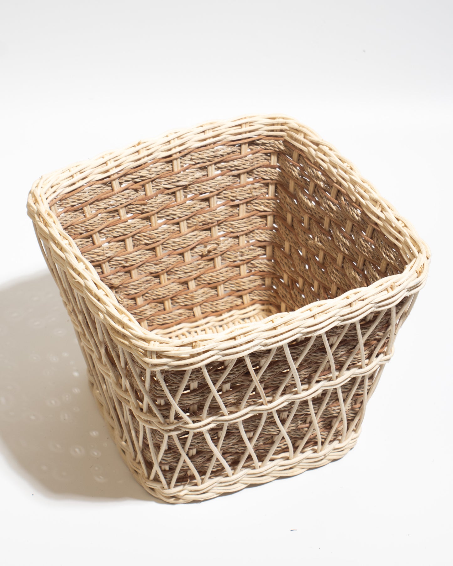 rattan basket he perfect size for flower arrangements, storing small items, toys, stationery, or accessories.