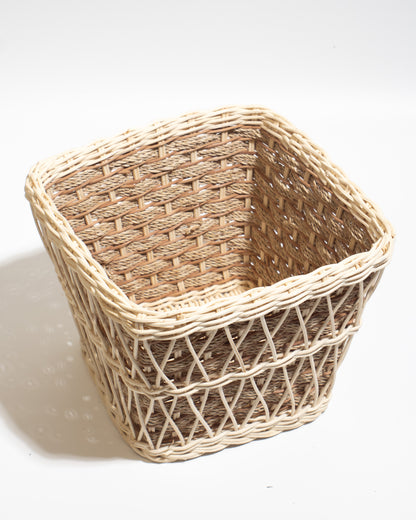 rattan basket he perfect size for flower arrangements, storing small items, toys, stationery, or accessories.