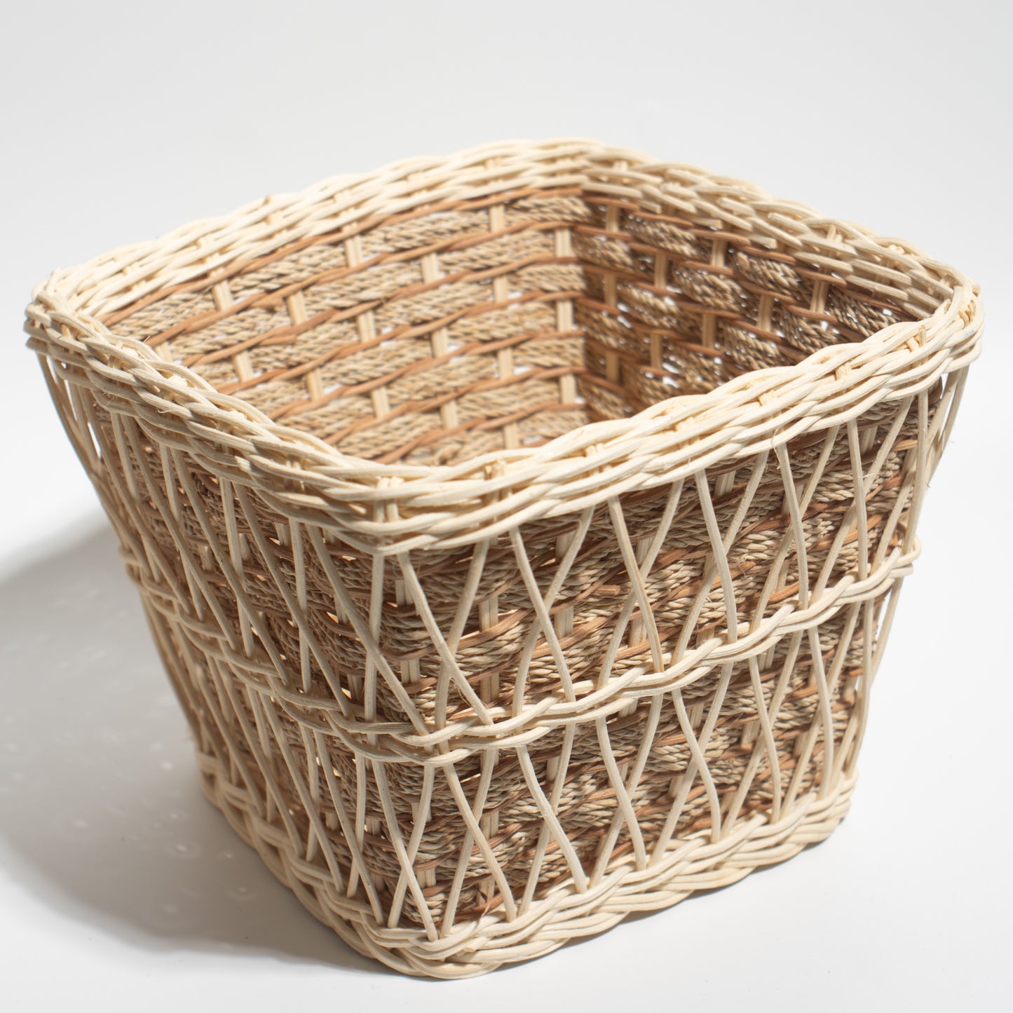 rattan basket he perfect size for flower arrangements, storing small items, toys, stationery, or accessories.
